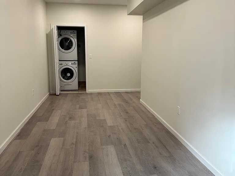 1019 Arch St #4A — Photo 3
