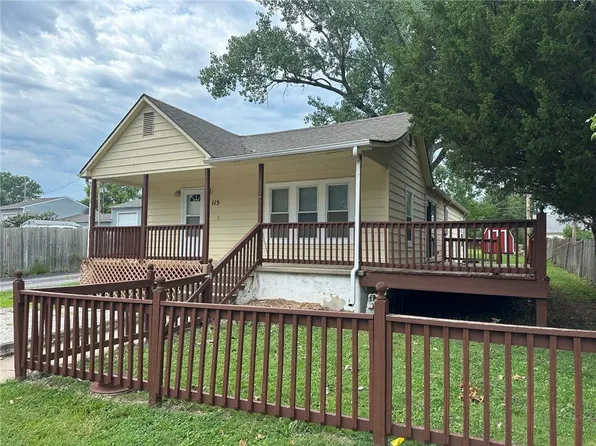 115 E 4th St, Tonganoxie, KS 66086