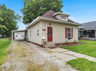 1821 Oak Ave, Mattoon, IL 61938