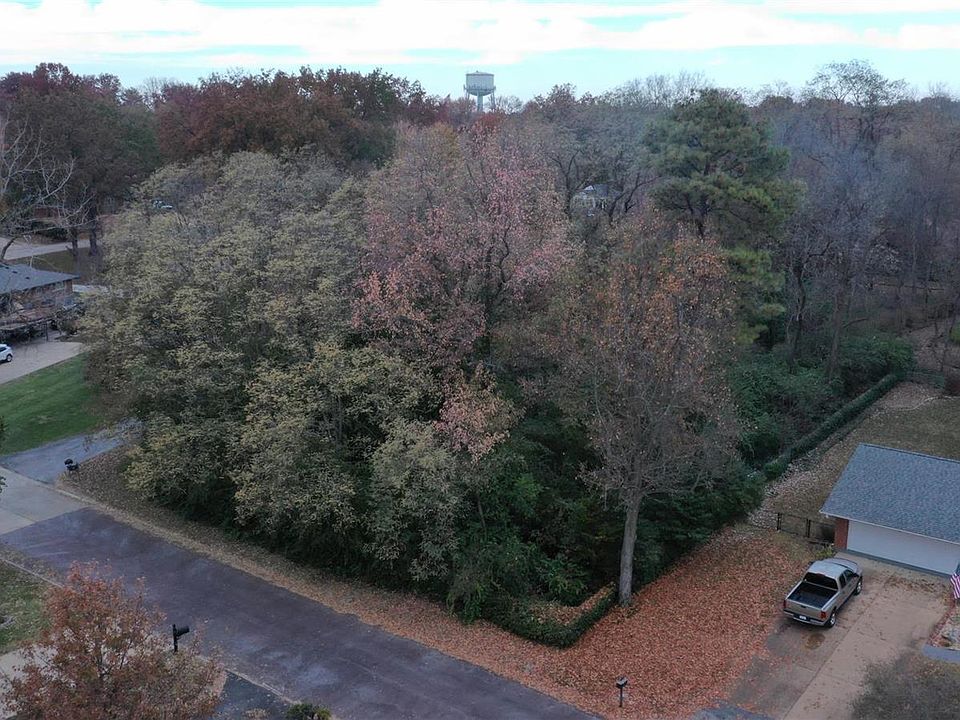 1st image of 9832 Southgate Ln