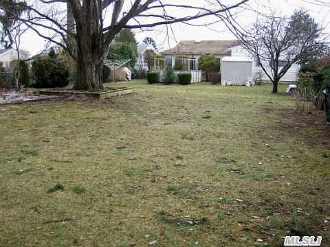 2nd image of 23 Surrey Ln