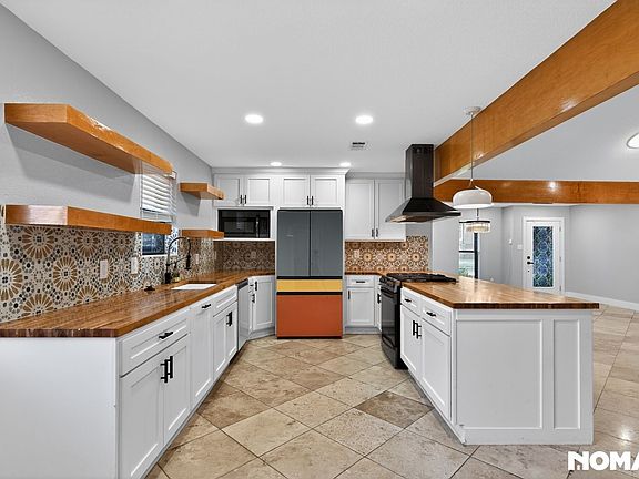 3rd image of 914 Edgewood Dr