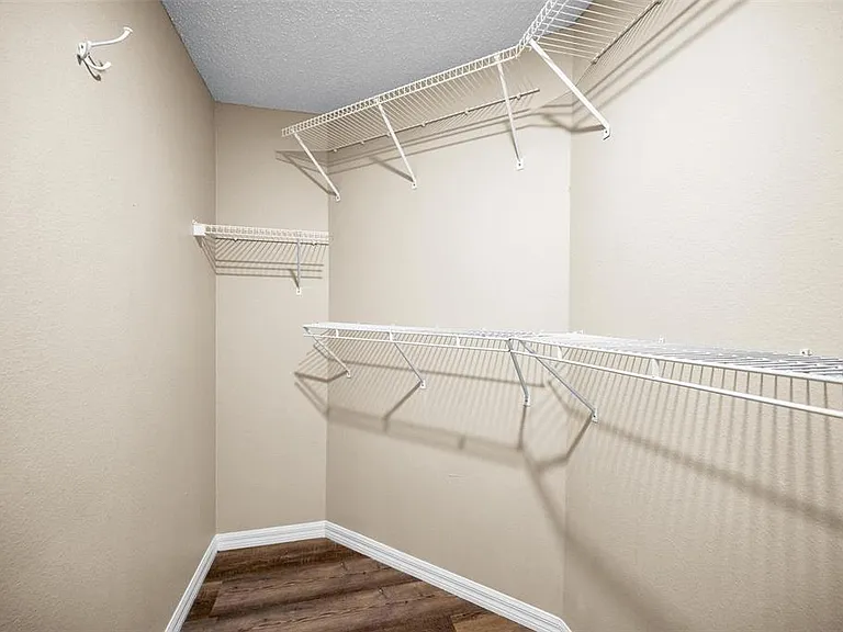 9307 Palm Haven Ct — Photo 17