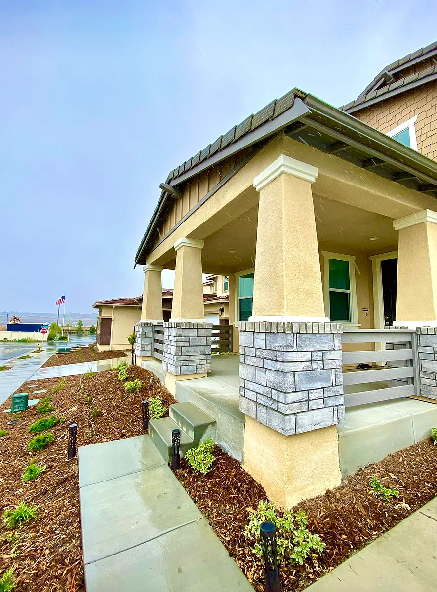 Building Photo - 39549 Clare St