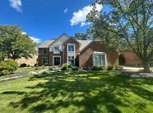 1748 Edinborough Dr, Rochester Hills, MI 48306