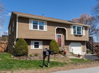 9 Hadde Ave, Cumberland, RI 02864