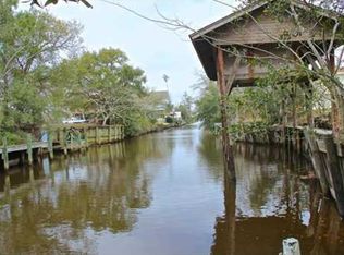 28 Fiber St, Bay St Louis, MS 39520