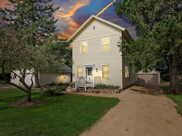 N7049 County Road DD, Burlington, WI 53105