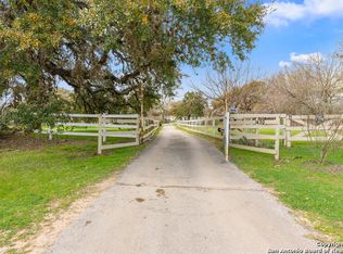 1430 Bump Gate Rd, Lakehills, TX 78063