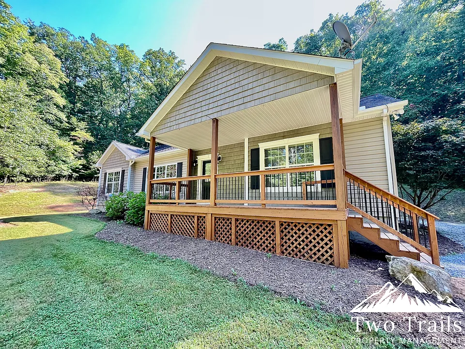 5282 Brevard Rd
