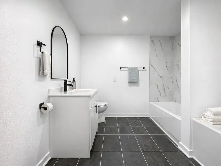 208 Warren St #3 — Photo 8