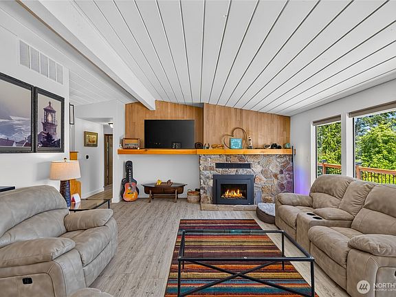 4th image of 421 Umatilla Drive