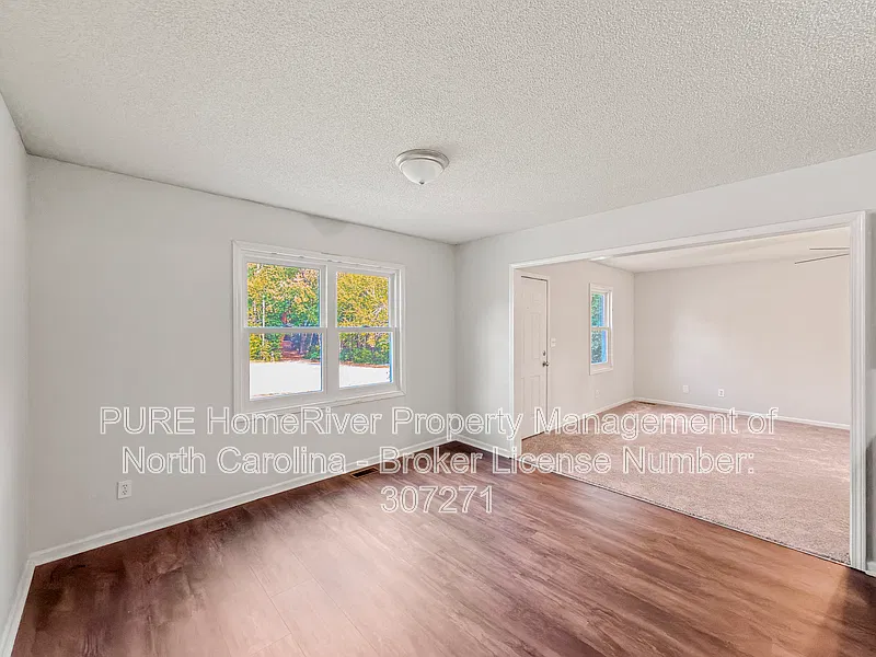 3 bed, 2.0 bath, 1261 sqft, $1,595 — Photo 4