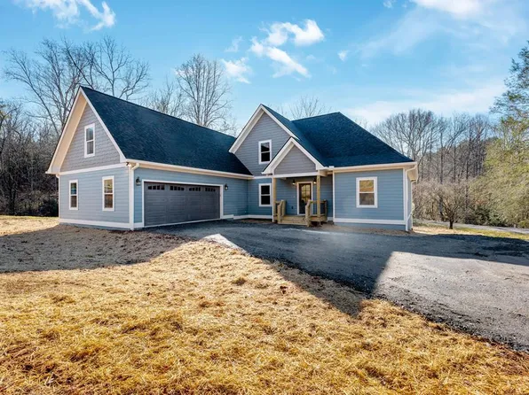 29 Autumn Trl, Franklin, NC 28734