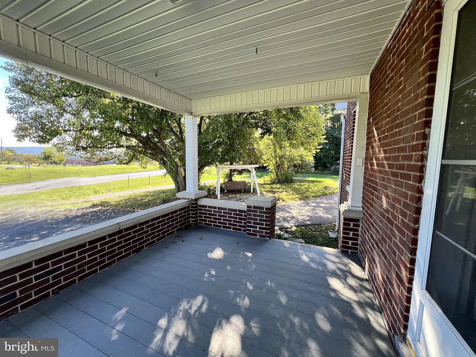 3 bed, 2.0 bath, 1400 sqft, $1,850 — Photo 3