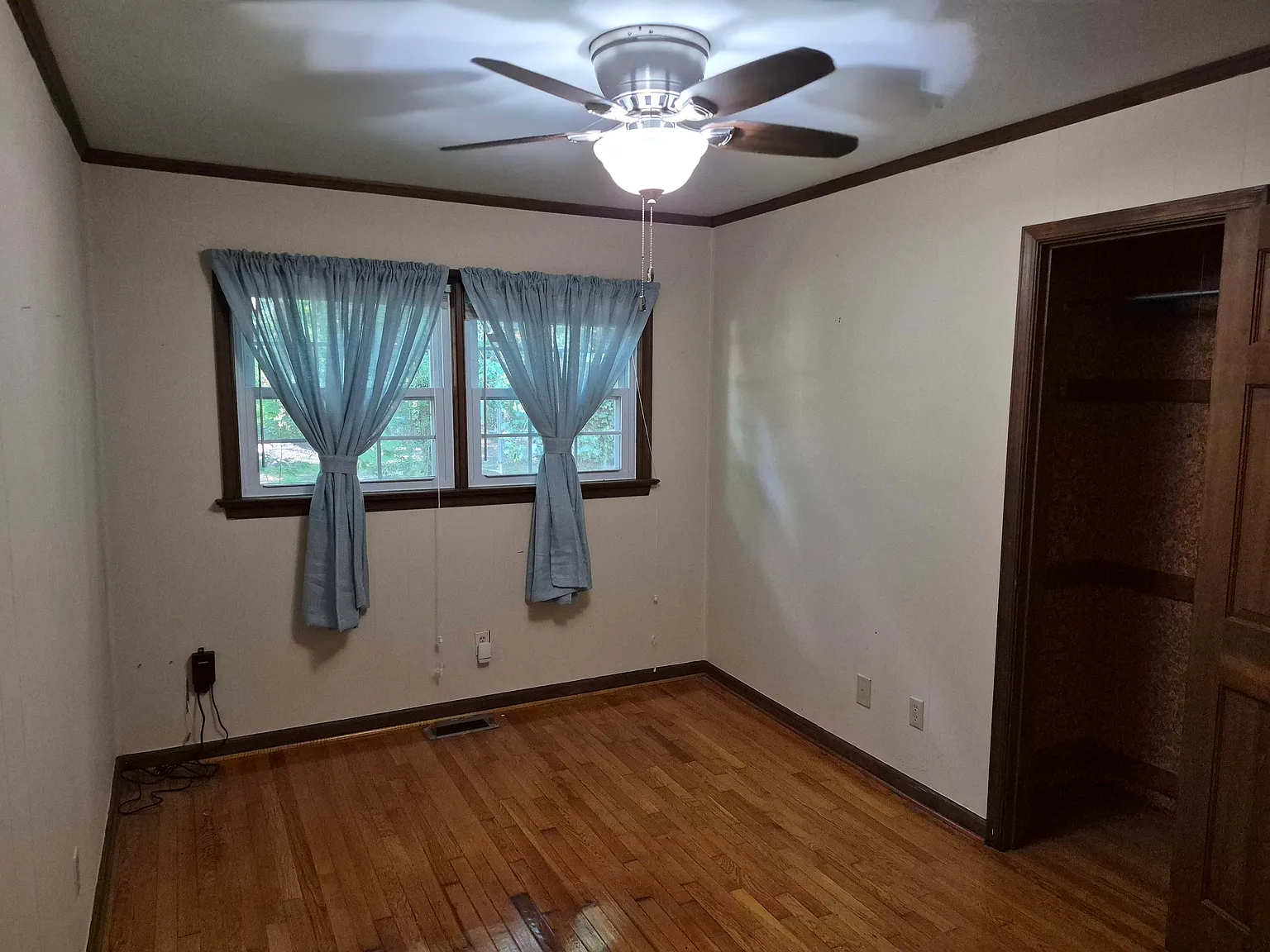 3 bed, 2300 sqft, $2,600 — Photo 1