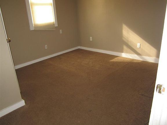 3rd image of 1619 Vandalia Ave