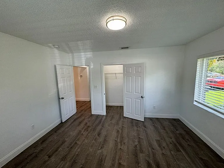 1737 Liberty St — Photo 16