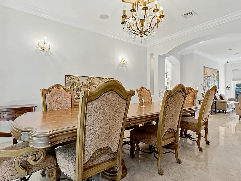 860 E Park Dr — Photo 24