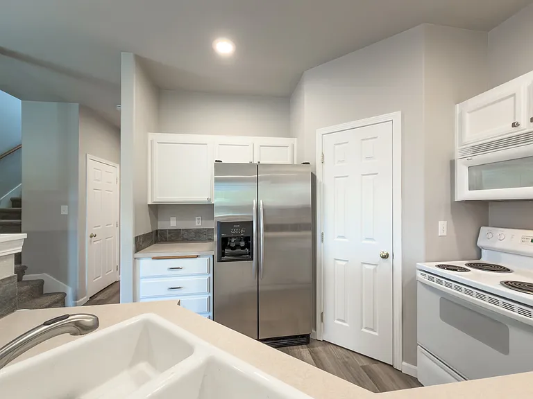 898 NE Hidden Valley Dr #1 — Photo 10