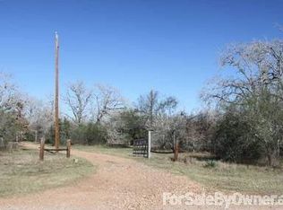 661 Abrameit Rd, Goliad, TX 77963