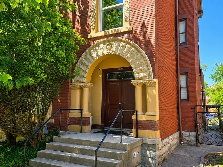 1228 S Brook St — Photo 5