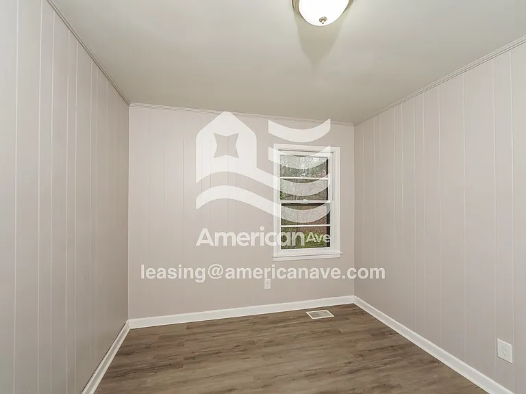 1852385_013_bedroom_13631516.jpg