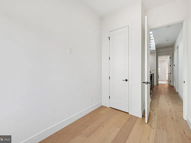 2507 I St NW — Photo 19