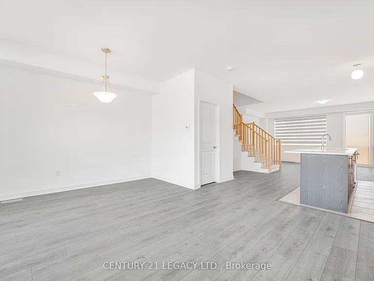 131 Blue Forest Cres — Photo 13