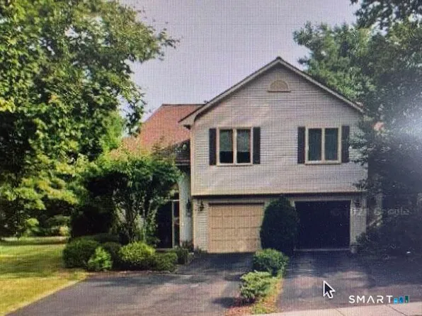 18 Apple Hill #18, Newington, CT 06111
