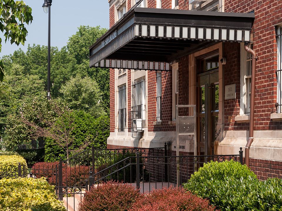 Beautifully landscaped entrance