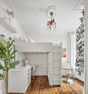 Sold by Compass | media 33