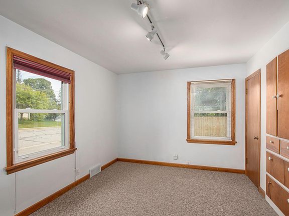 4th image of 237 N Baird Ave #N