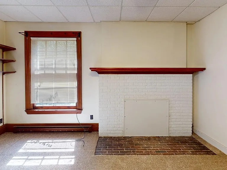 1052 Baldwin Ave — Photo 4