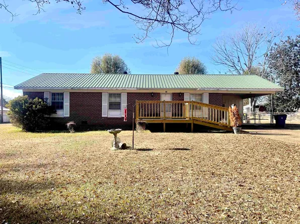88 Blythe St, Savannah, TN 38372