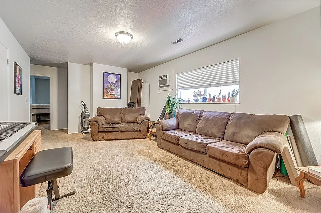 2 bed, 851 sqft, $459 — Photo 2