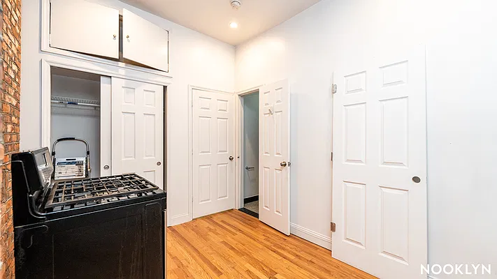 Rented by Nooklyn NYC LLC | media 9