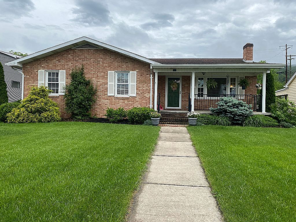 165 E Main St, Wardensville, WV 26851 Zillow