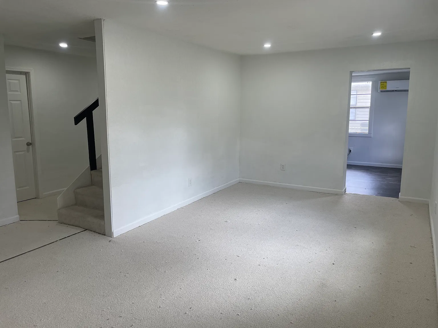 4 bed, 1350 sqft, $1,500 — Photo 2