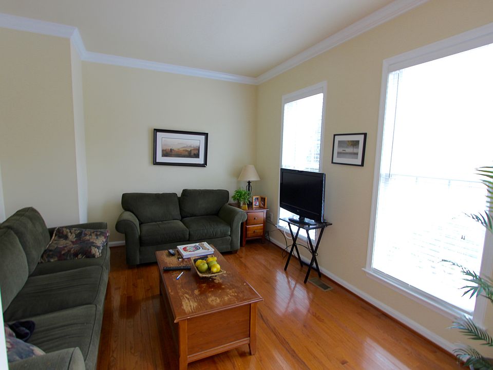 1st image of 110 Tall Pines Ln