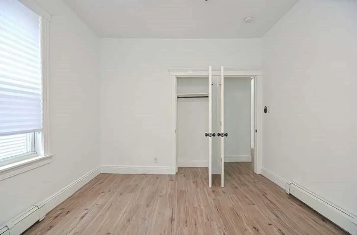2 bed, 896 sqft, $3,000 — Photo 2