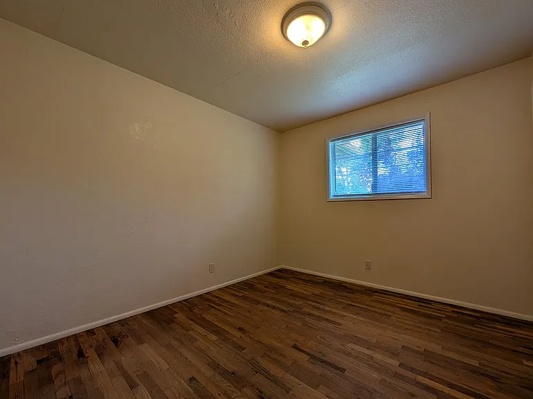 1180 E 32nd Ave — Photo 14