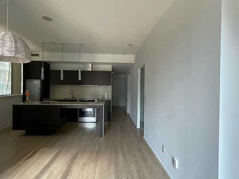 8 Charlotte St #302 — Photo 7