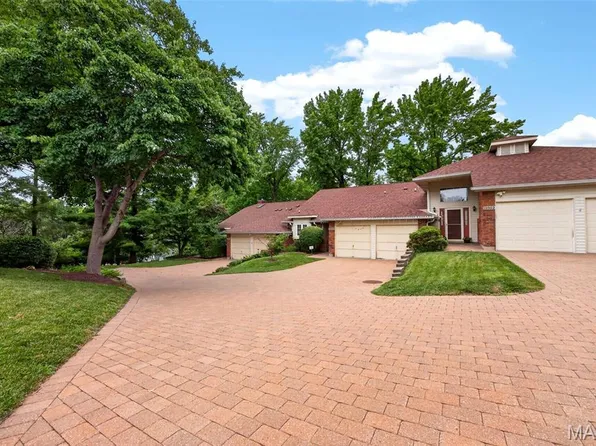 12950 Autumn View Dr, Saint Louis, MO 63146