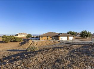 6797 Blue Rose Ln, Oak Hills, CA 92344