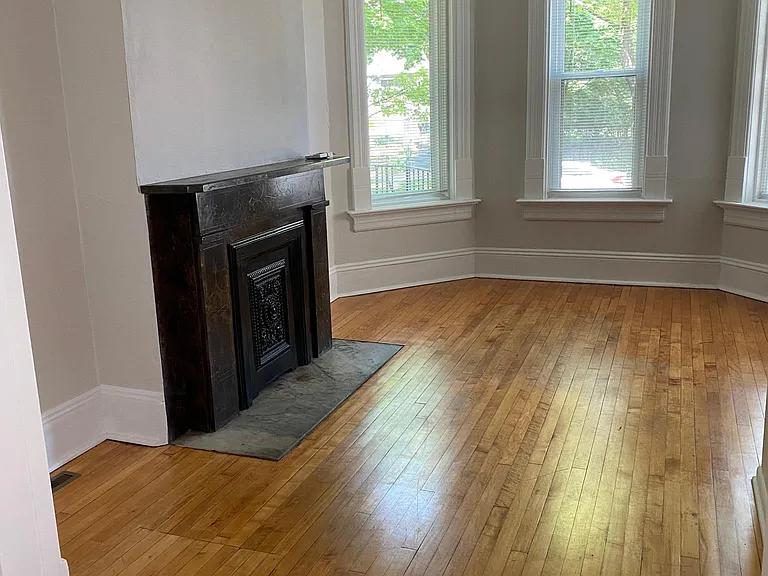 1326 N Astor St #2 — Photo 6