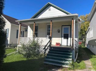 552 6th Ave S, Clinton, IA 52732
