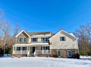 25 Crest Cir, Smithfield, RI 02917