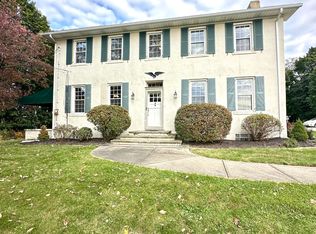 2785 Beaver Grade Rd, Coraopolis, PA 15108