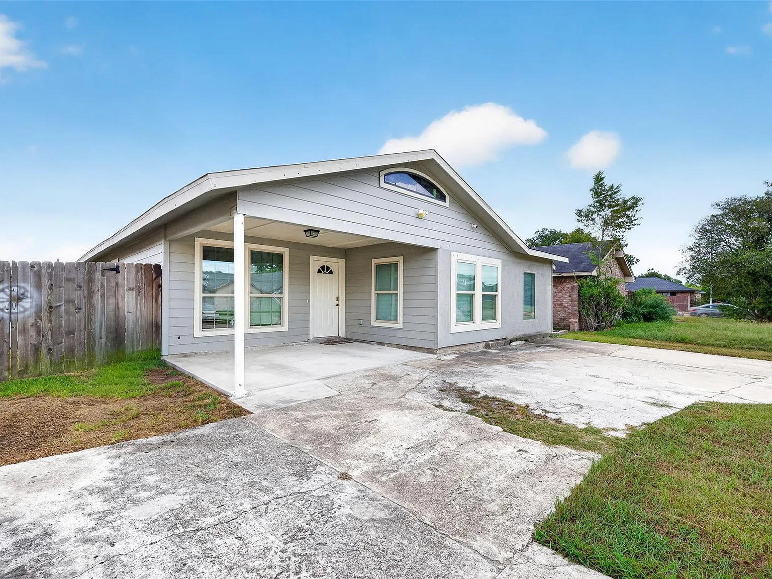 3 bed, 2.5 bath, 1284 sqft, $1,600 — Photo 2